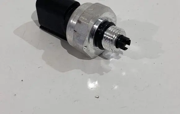 Hyundai Kona II Air conditioning (A/C) pressure sensor 97615GI100