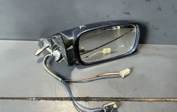 Volkswagen PASSAT B4 Front door electric wing mirror E10017273
