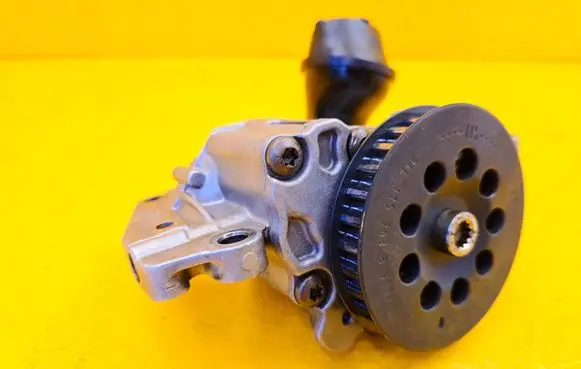 Audi A4 S4 B9 Oil pump 05L115103D