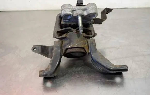 Toyota Corolla E140 E150 Engine mount vacuum valve 