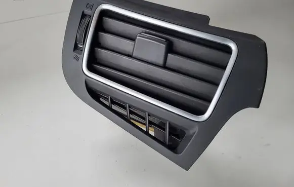 Toyota Verso Dashboard side air vent grill/cover trim