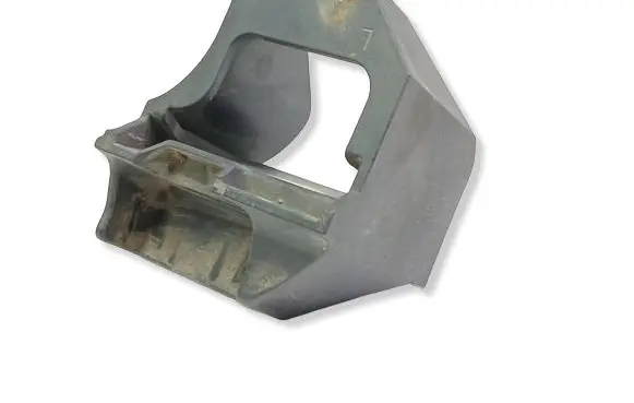 BMW 1 E82 E88 Radiator mount bracket 7807185