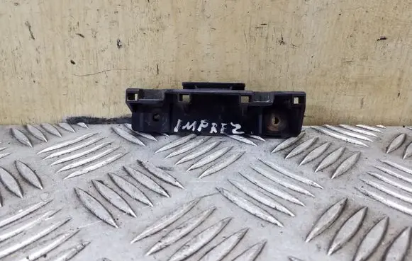 Subaru Impreza II Front bumper mounting bracket