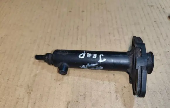 Jeep Cherokee XJ Clutch master cylinder 