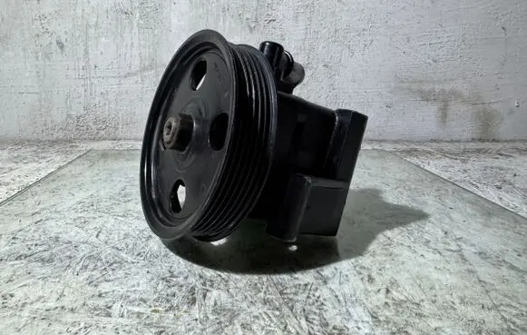 Ford Focus C-MAX Power steering pump 4M513A696 7613955148K 30714048