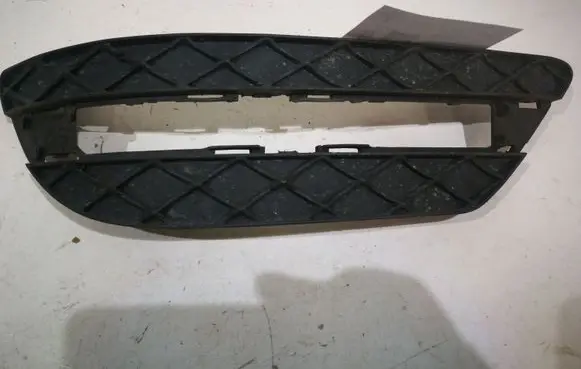 Mercedes-Benz C W204 Front bumper lower grill A2048803224