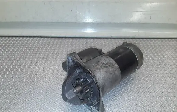 Opel Insignia A Starter motor 55353857 M001T30072