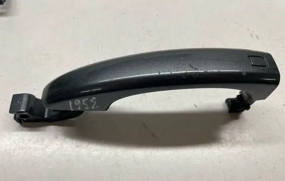 Audi A5 8T 8F Front door exterior handle 8T0837205A