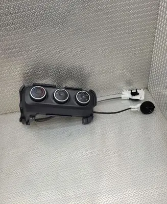 Toyota Yaris XP210 Climate control unit 55406K0030