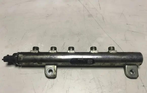 Opel Zafira B Fuel main line pipe 0445214095 55209572