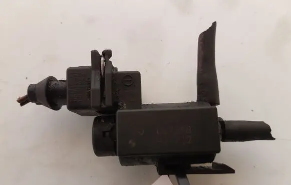BMW 5 E39 Turbo solenoid valve 72234100 1742712