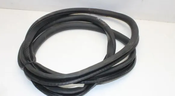 BMW 7 F01 F02 F03 F04 Rubber seal front coupe door 7177999