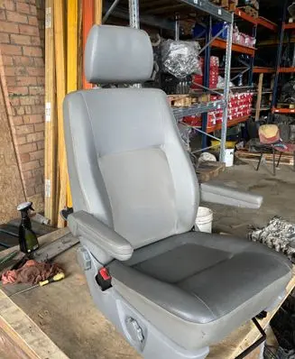 Volkswagen Transporter - Caravelle T5 Front driver seat 