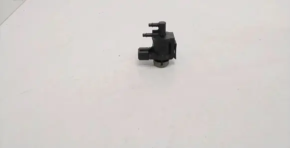 Volkswagen PASSAT B5 Turbo solenoid valve 1J0906283A 1108