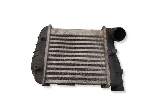 Audi A4 S4 B7 8E 8H Intercooler air channel guide 8E0145805R