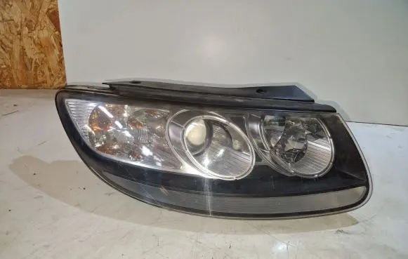 Hyundai Santa Fe Headlight/headlamp 921022BXXX