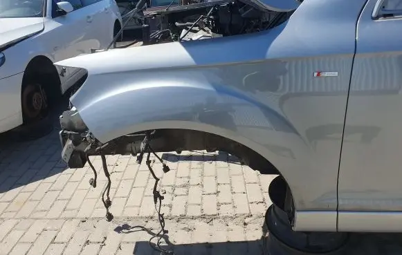 Audi Q7 4L Fender