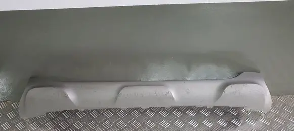Front bumper lip