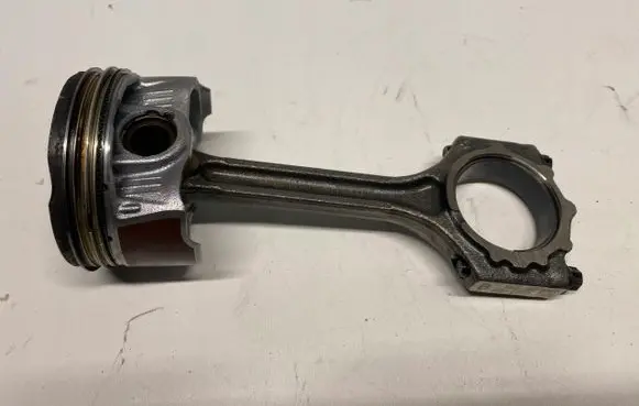 Hyundai i20 (BC3 BI3) Piston with connecting rod G4LF