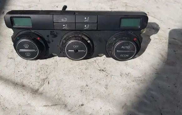 Volkswagen PASSAT B6 Climate control unit