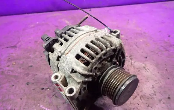 Renault Thalia I Generator/alternator 