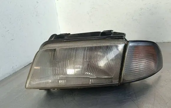 Audi A4 S4 B5 8D Headlight/headlamp