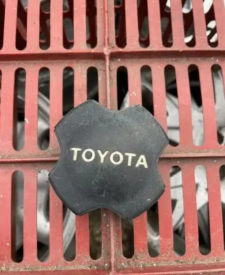 Toyota Corolla E80 Original wheel cap 6318