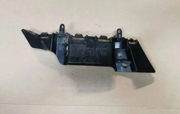 Chevrolet Bolt Fender mounting bracket 42551874