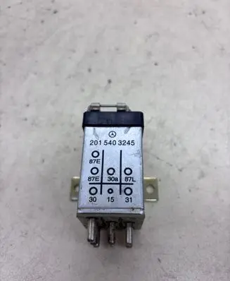 Mercedes-Benz E W124 Other relay 2015403245