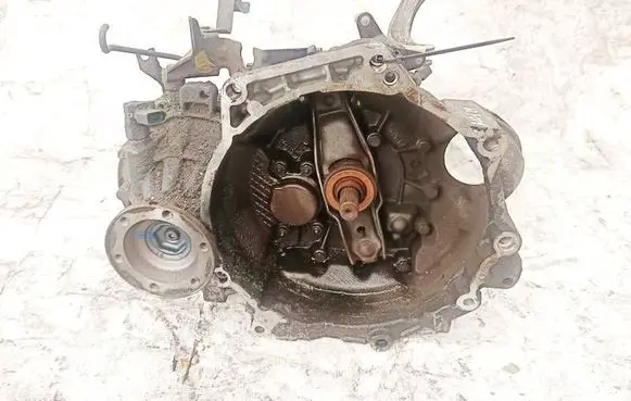 Manual 5 speed gearbox