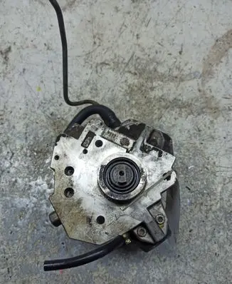 Volvo S60 Fuel injection high pressure pump 0445010043 8689590
