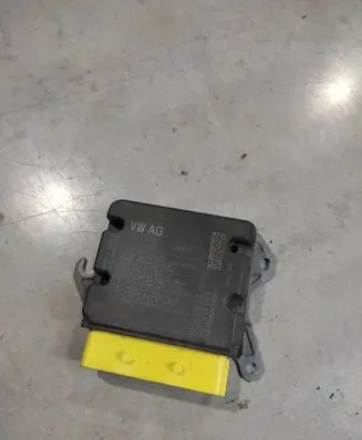 Skoda Superb B8 (3V) Airbag control unit/module 5Q0959655AT 5Q0959655A 00030318