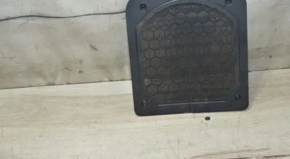 BMW 2 F45 Subwoofer grill/trim 9265334