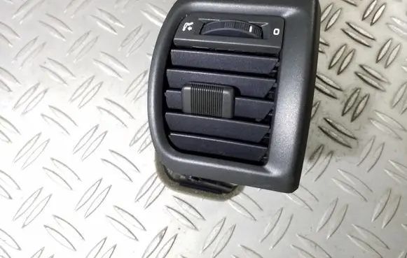 Skoda Fabia Mk2 (5J) Dashboard side air vent grill/cover trim 5J0819701 P0116001
