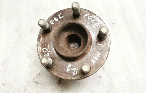 Ford S-MAX Rear wheel bearing hub 