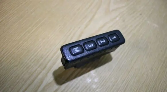 Saab 9-5 Seat memory switch 4069704