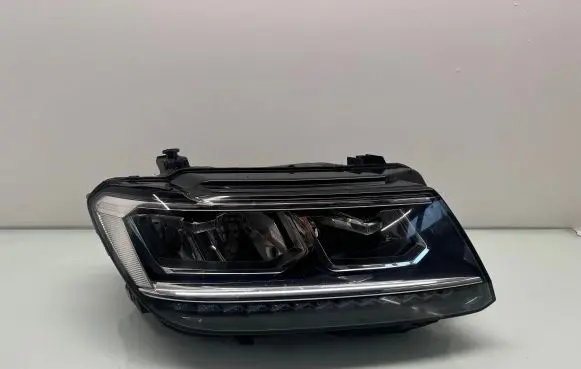 Volkswagen Tiguan Headlight/headlamp 5NB941036D 0301101232