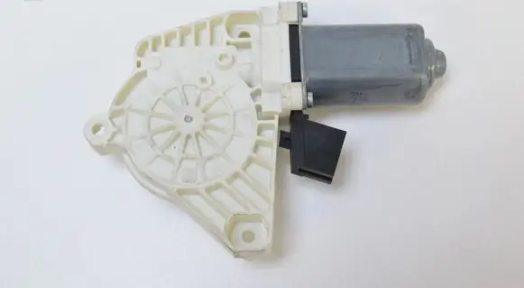 Mercedes-Benz A W169 Rear door window regulator motor 996147102 7746013302