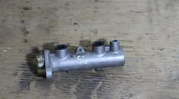 Subaru Forester SG Master brake cylinder