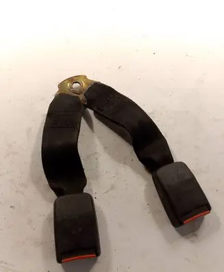 Volkswagen Golf III Rear seatbelt buckle 321857739
