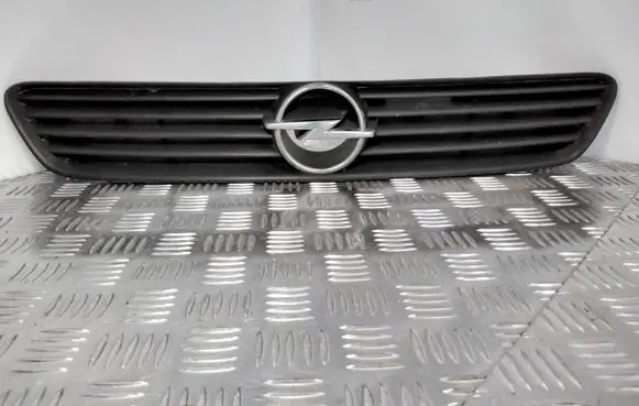 Opel Astra G Front bumper upper radiator grill 90588120