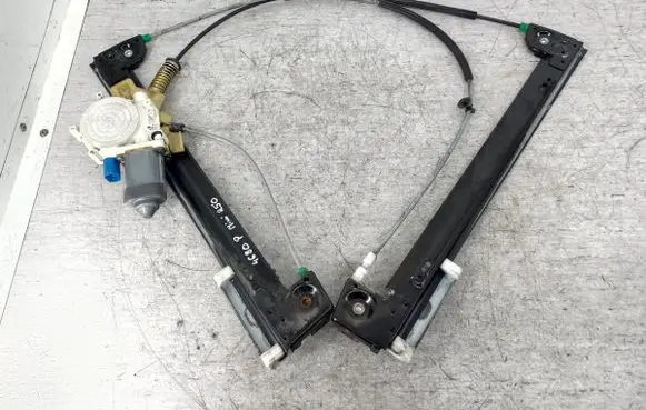 Mini One - Cooper R50 - 53 Front door window regulator with motor E011001160A