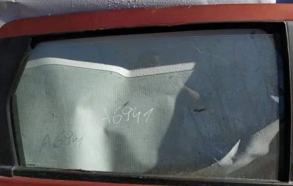 Nissan Qashqai Rear door window glass