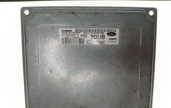 Ford Focus Engine control unit/module 6S5112A650BB S118685031B 2DLB