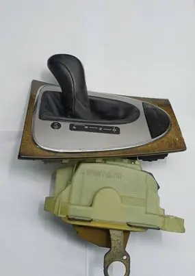 Mercedes-Benz E W211 Gear shifter/selector A2112673124