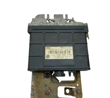 Volkswagen Golf III Engine control unit/module 1H0927303A 5DS00725601 000200010123