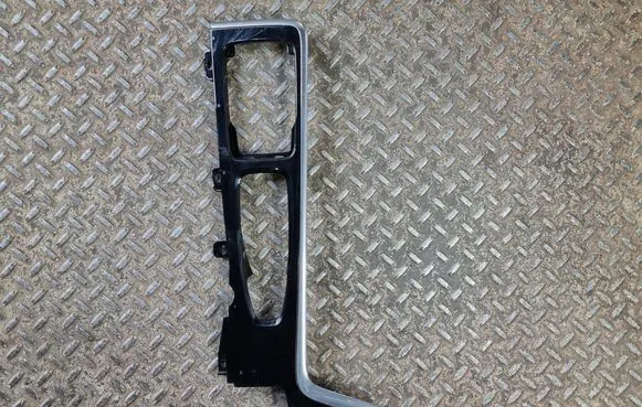 Volvo XC60 Gear shifter surround trim plastic 31417548 31448221