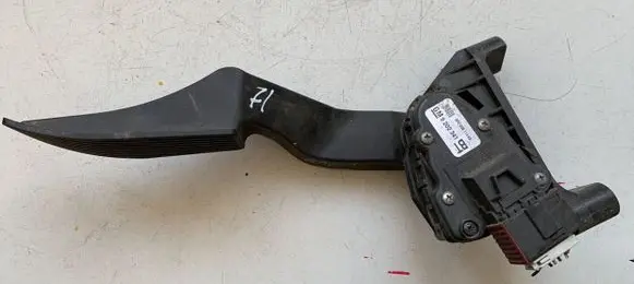 Opel Zafira B Accelerator throttle pedal 9202341