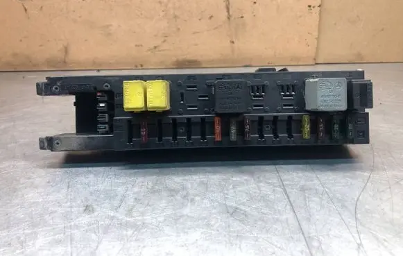 Mercedes-Benz CLK AMG A208 C208 Fuse module 2095450101