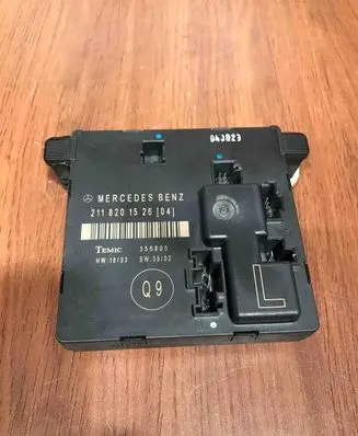 Mercedes-Benz E W211 Door control unit/module 2118201526 356805